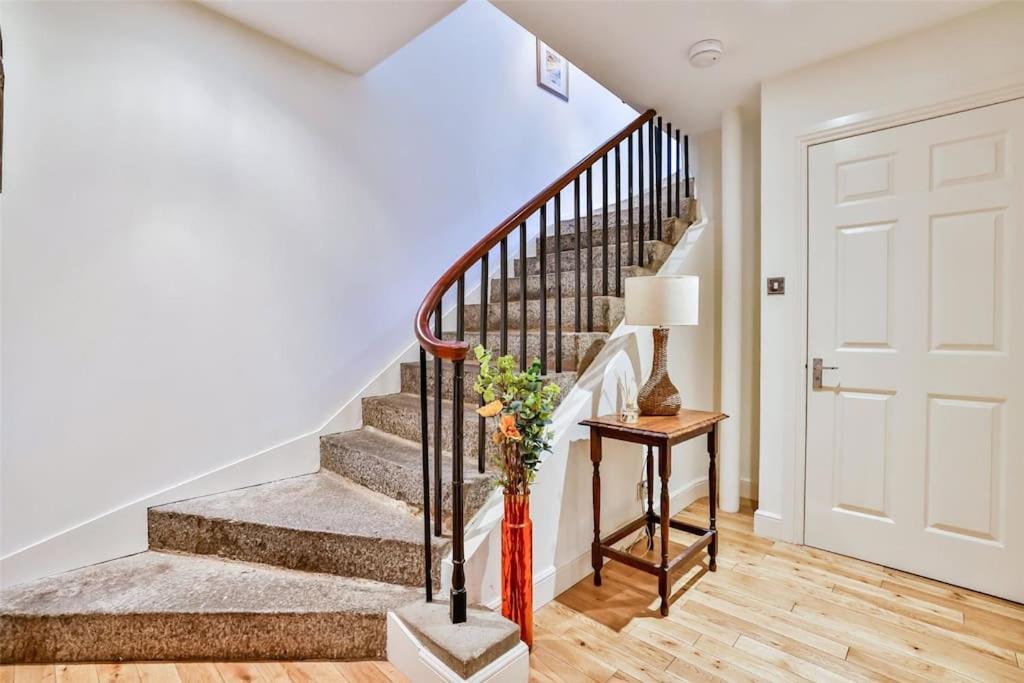 One Of A Kind Historic 3 Bedroom Apartment Aberdeen Luaran gambar